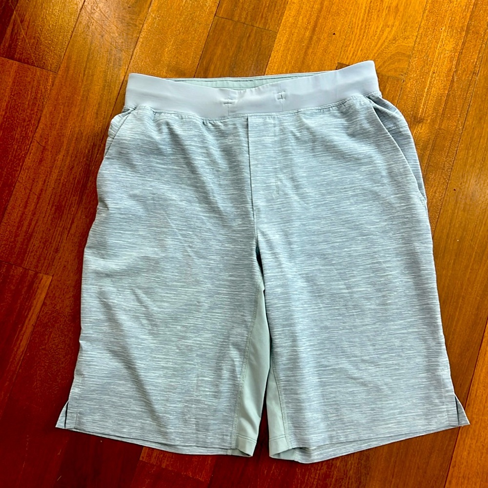 Mens Lululemon Drawstring Shorts in Grey Size Medium